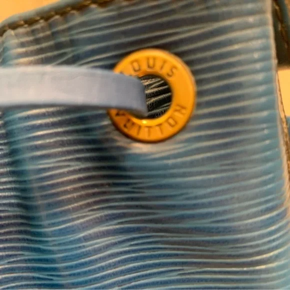 Louis Vuitton Epi GM Noe Toledo Blue Large size authentic